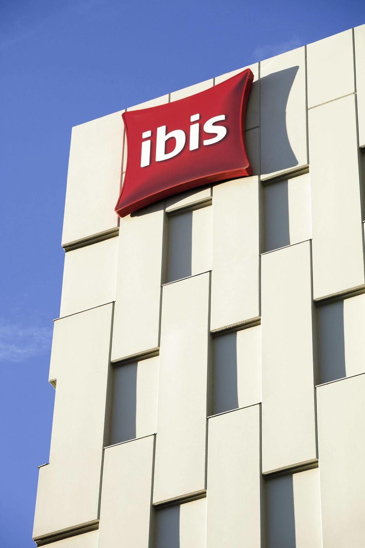 Ibis Barcelona Santa Coloma Hotel Santa Coloma de Gramanet Exterior foto